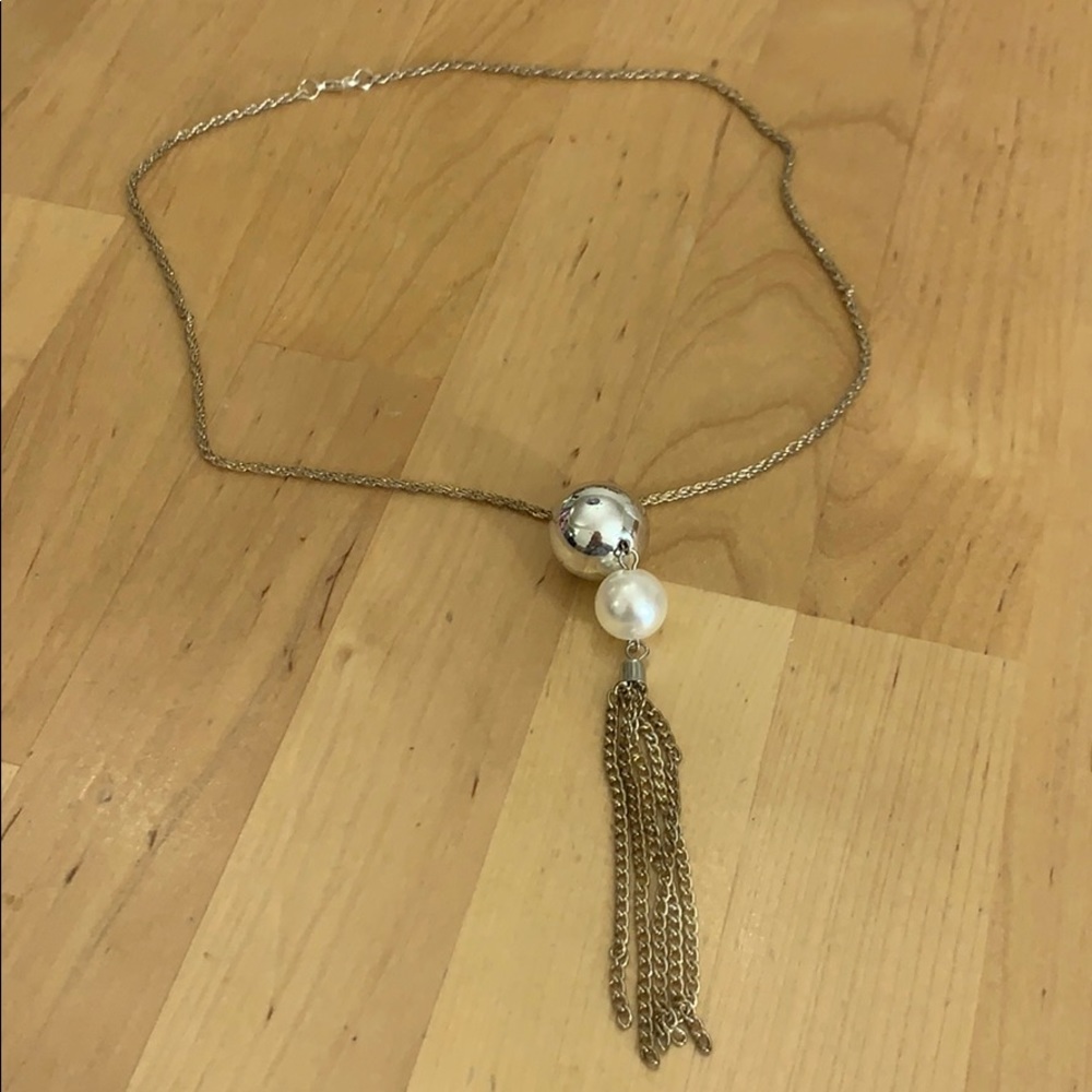 2/$14 or 3/$19 👑 necklace with pearl & tassels